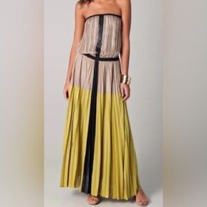 BCBG MaxAzria LILYAN Colorblock
maxi pleated dress